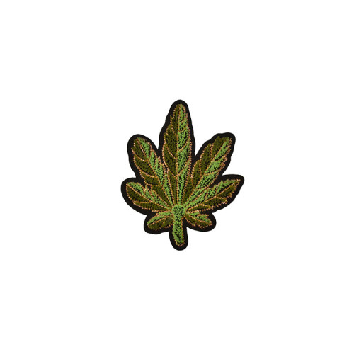 applicatie fluweel groen blad met goud draad