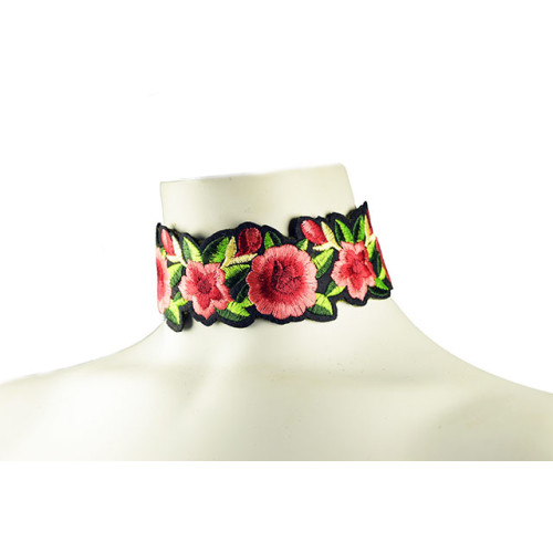 choker geborduurde rozen