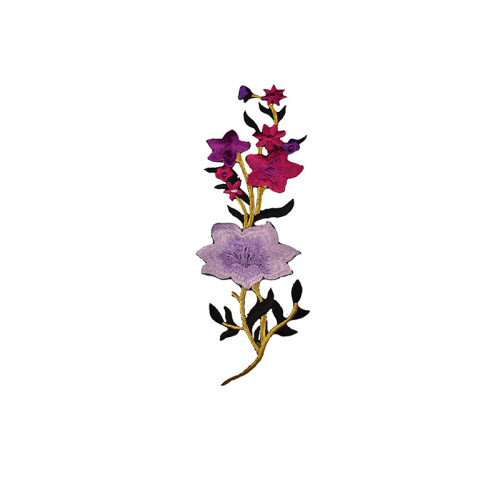paarse en lila bloemen patch op een gouden tak