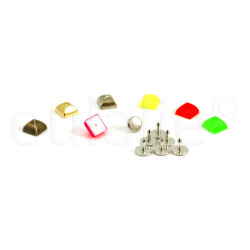 studs pyramide klein (10 stuks) studs pyramide klein (10 stuks)